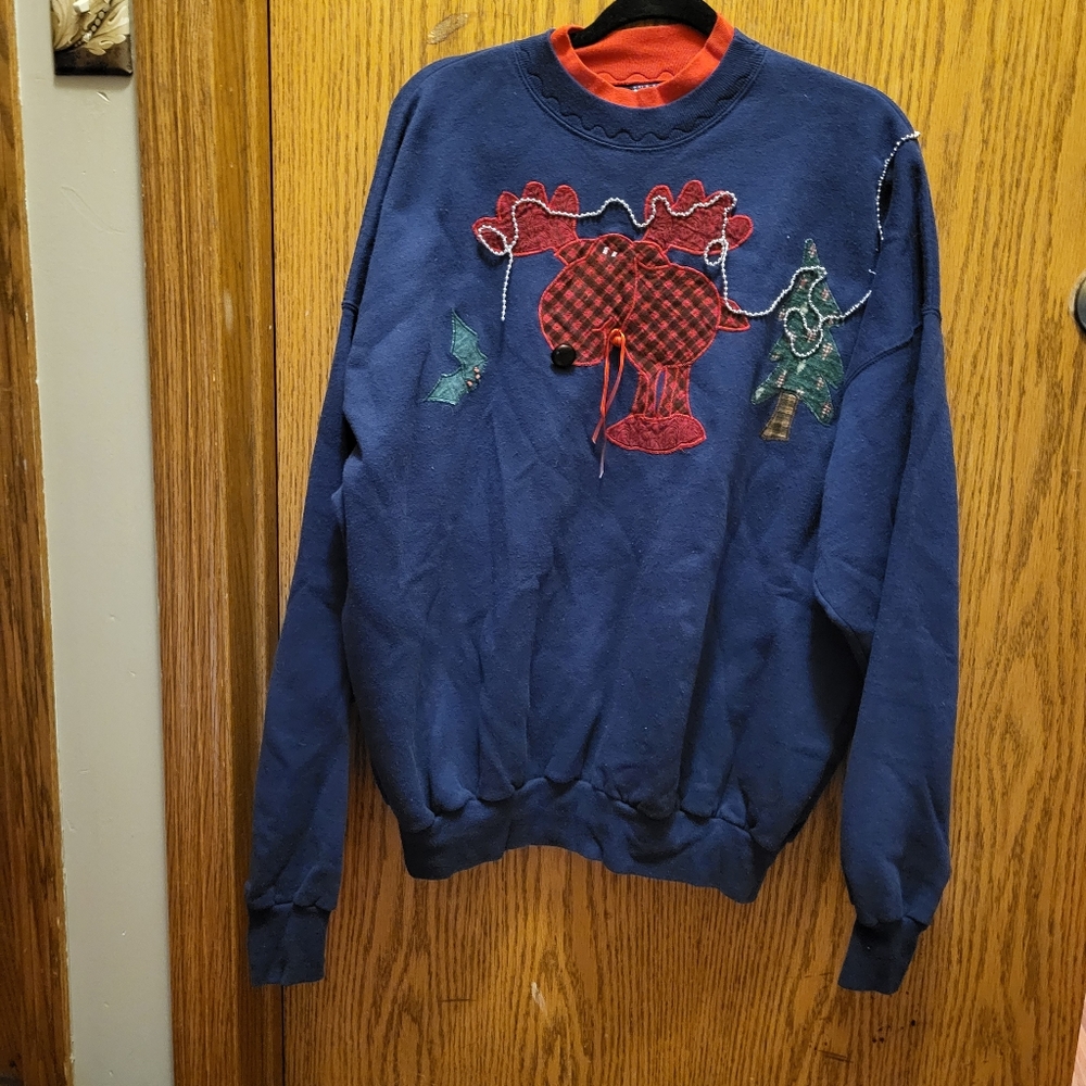 🎄*NEW LISTING* Christ"moose" Sweatshirt